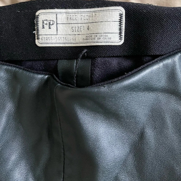 FREE PEOPLE VEGAN LEATHER SKINNY
PANTS,-Sz. 4 - Picture 3 of 5